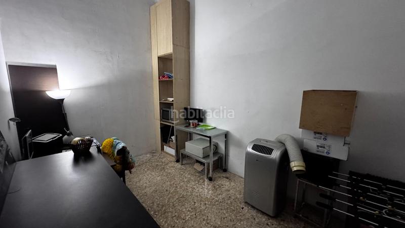 Foto aa6ad885-a8e9-45e4-85cc-321a7f87515f. Traspaso local comercial traspaso de local, tienda de ropa en pleno funcionamiento en Valencia