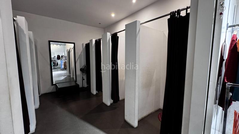 Foto fec2447c-26be-4e34-82db-760dbe586dc4. Traspaso local comercial traspaso de local, tienda de ropa en pleno funcionamiento en Valencia