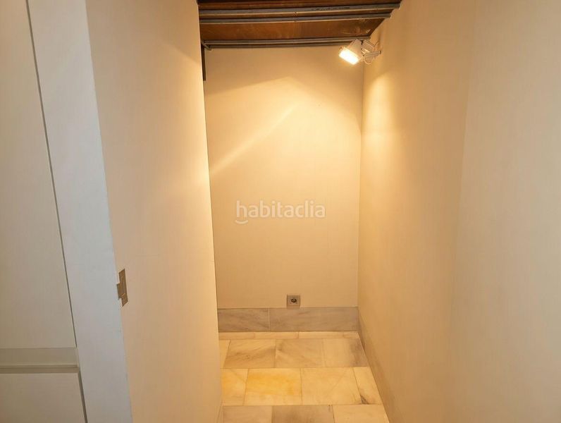 Piso ático dúplex con terraza junto a la plaza de la virgen en Valencia - Imagen 24