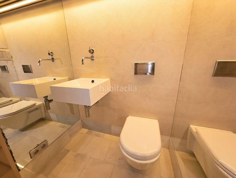 Piso ático dúplex con terraza junto a la plaza de la virgen en Valencia - Imagen 22