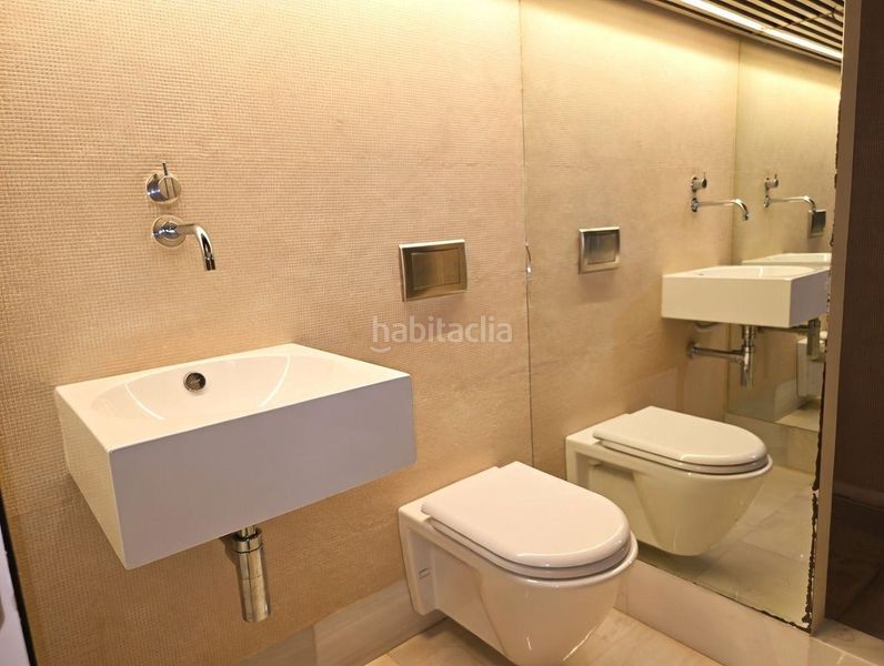 Piso ático dúplex con terraza junto a la plaza de la virgen en Valencia - Imagen 21