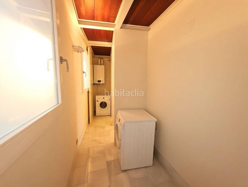 Piso ático dúplex con terraza junto a la plaza de la virgen en Valencia - Imagen 30