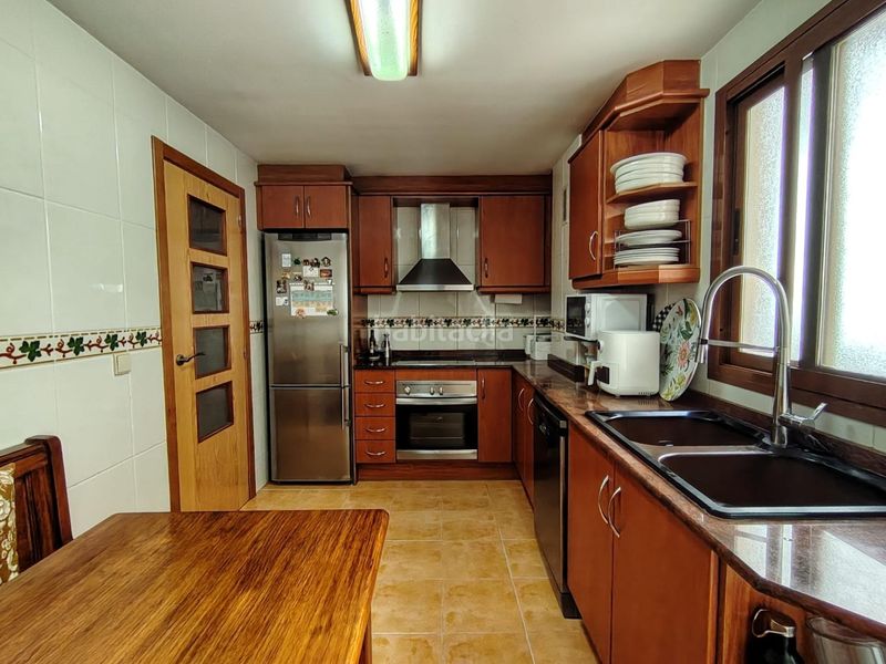 Foto b3113e80-c991-4790-893e-99f7fee7377e. Àtic amb aparcament a Alcácer