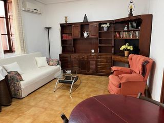 Rent Flat  Calle padre jofre. Piso muy luminoso para estudiantes en padre jofré, junto a la un
