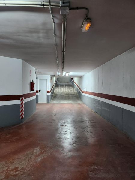 Foto 9e2cf8a6-f323-4fa7-b784-c7b342c123ef. Aparcament cotxe a Carlet