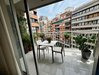 Flat  San vicente martir. Amplia y luminosa vivienda en la calle san vicente junto a plaza