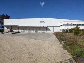 Industrial building in Viejo p llarga 1. Venta de nave industrial de 4923 m2 en villanueva de castellón,
