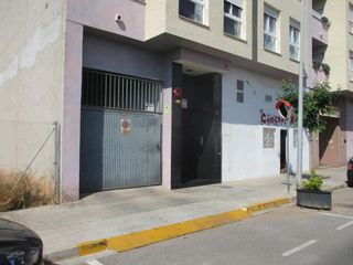 Parking voiture à Camino de Onda-Salesianos. Venta de plaza de garaje de 9.9 m2 en burriana