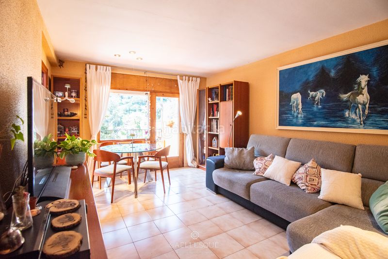 Foto 0b91286c-80ed-470e-9e01-ff9bc5171976. Casa amb xemeneia calefacció aparcament a Sarrià Barcelona