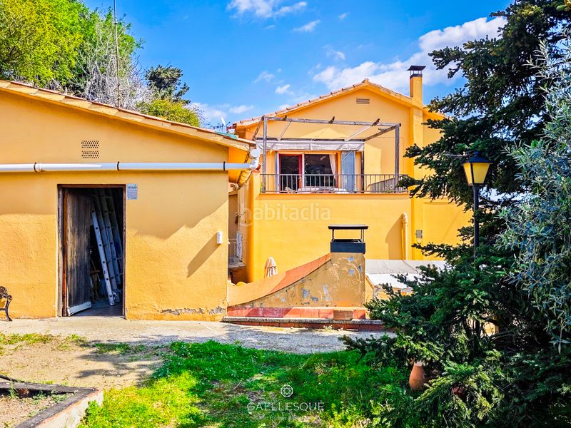 Foto 208b38b9-34ee-4cf2-bec4-6bdda615b2d0. Casa amb xemeneia calefacció aparcament a Sarrià Barcelona