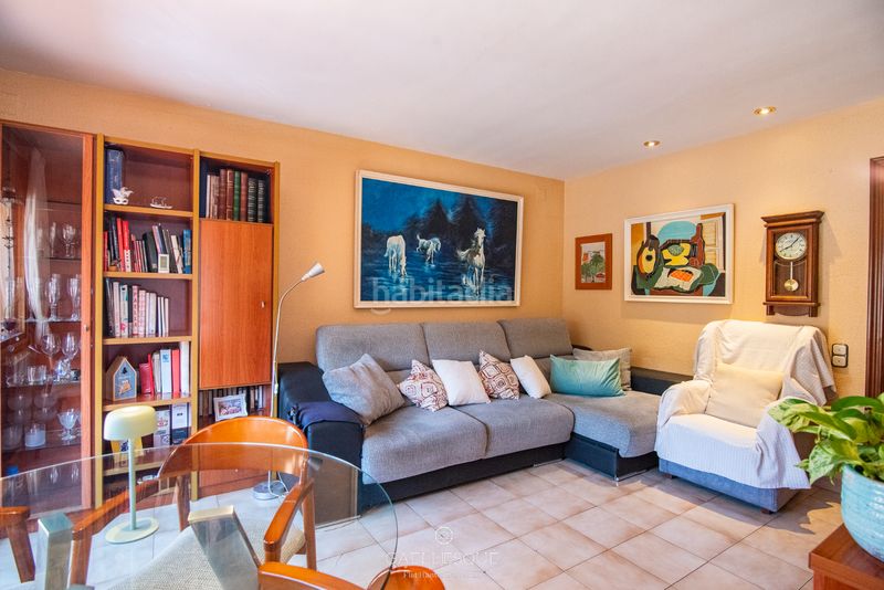 Foto 528af1e6-df3d-4600-983b-57f64b906af0. Casa amb xemeneia calefacció aparcament a Sarrià Barcelona