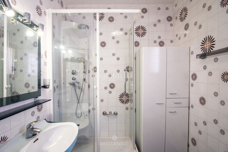 Foto 5a5d8ce3-5ad9-45e3-b7c6-87db6797f65b. Casa amb xemeneia calefacció aparcament a Sarrià Barcelona