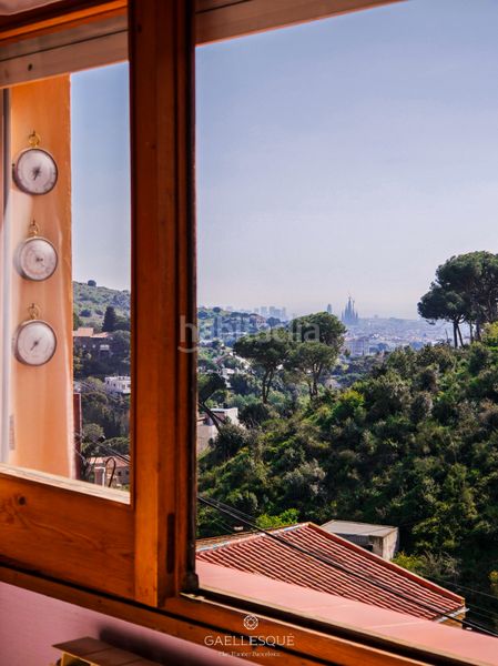 Foto 60ee1238-bcd2-4c6d-8c57-3b80e277aa9e. Casa amb xemeneia calefacció aparcament a Sarrià Barcelona