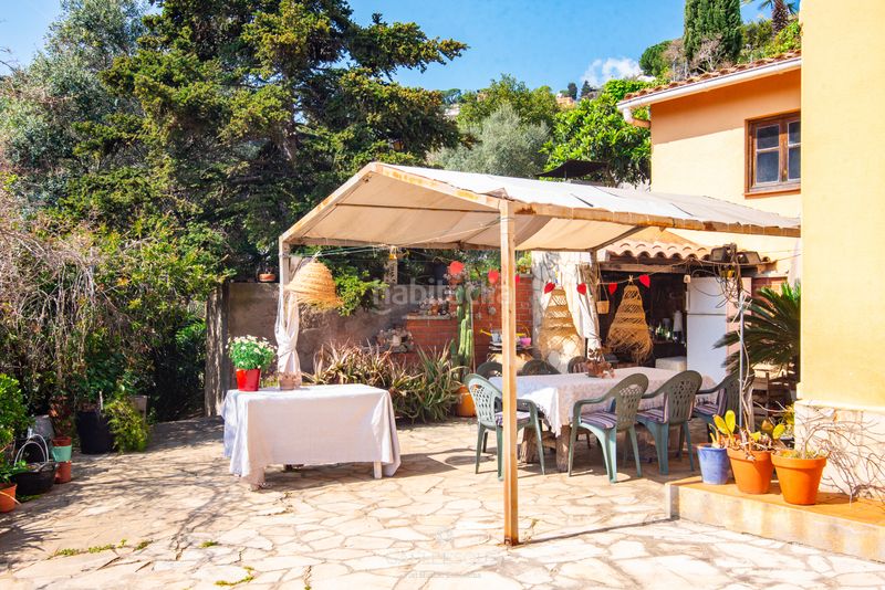 Foto 72fad63c-924b-4091-a7db-f9da0f71f3f8. Casa amb xemeneia calefacció aparcament a Sarrià Barcelona