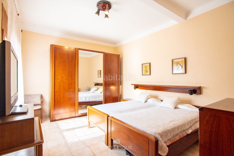 Foto 75fd069b-8923-4798-91b1-ef288eafe3c9. Casa amb xemeneia calefacció aparcament a Sarrià Barcelona