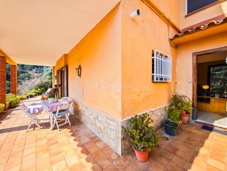 Foto 8ba861f3-0eda-4757-b4b0-9e888d8af2f6. Casa amb xemeneia calefacció aparcament a Sarrià Barcelona