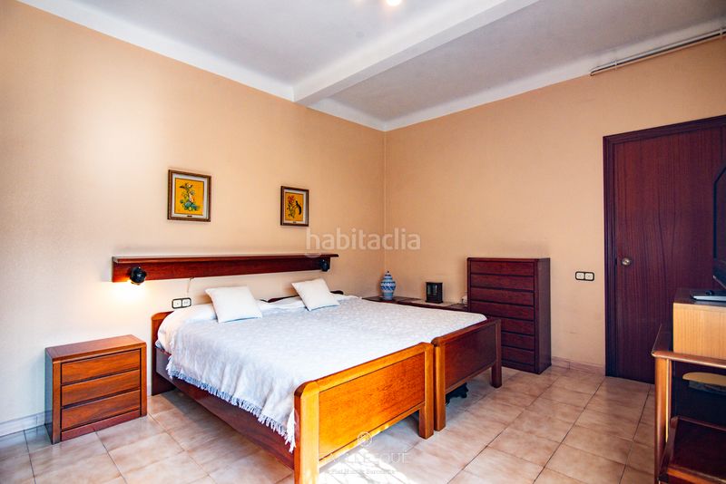 Foto a4db5d2d-3174-4fbf-9f09-f8020c8057fc. Casa amb xemeneia calefacció aparcament a Sarrià Barcelona