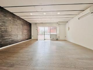 Local commercial  Vallirana de. Sin reformas. sin excusas. tu negocio puede empezar aquí mañana