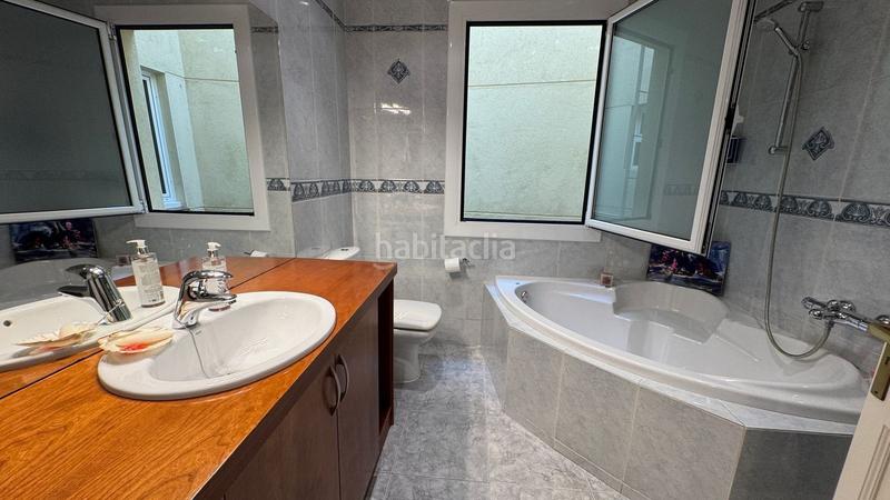 Foto 0e2ac124-4d58-40fd-9988-8f9347b98829. Chalet en carretera de montcada 301 en Barri del Centre Terrassa