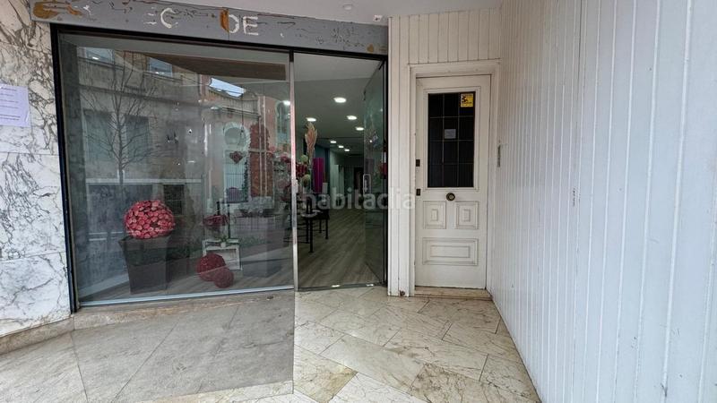 Foto 90bd4e74-43c8-4426-b382-1250090d2438. Alquiler local comercial en plaza de mossèn jacint verdaguer 7 en Terrassa