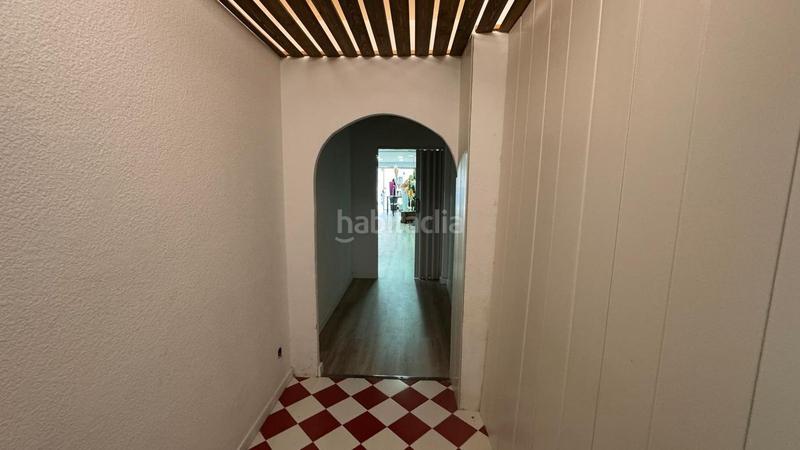 Foto 9c7a3829-fd0d-4117-9101-58eec90fdd70. Alquiler local comercial en plaza de mossèn jacint verdaguer 7 en Terrassa