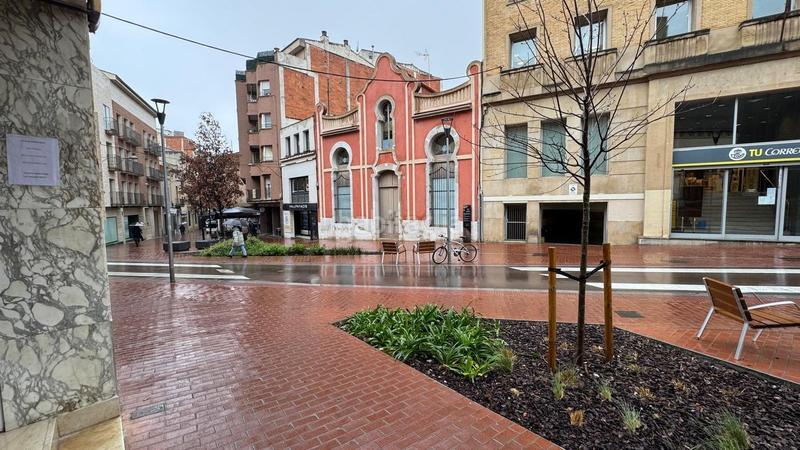 Foto b7aac359-1383-4bcc-a4a6-ece6c371c022. Alquiler local comercial en plaza de mossèn jacint verdaguer 7 en Terrassa