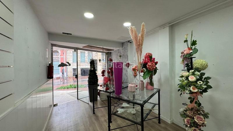 Foto bf1e4799-bd0f-45f6-a572-d23d19e74d75. Alquiler local comercial en plaza de mossèn jacint verdaguer 7 en Terrassa