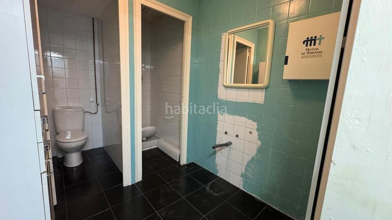 Foto 0a7da017-3199-46a6-856b-fb0fe8891106. Lloguer local comercial a plaza de mossèn jacint verdaguer 7 a Terrassa