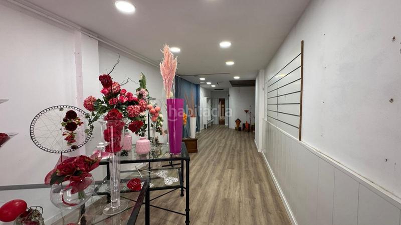 Foto 0de0ddd8-af9e-4e9f-bec9-4ce9ec8df711. Lloguer local comercial a plaza de mossèn jacint verdaguer 7 a Terrassa