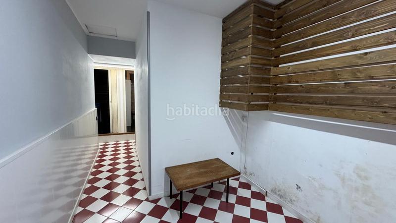 Foto 3d4a0e67-c354-4255-a5bb-8aa42995d65b. Lloguer local comercial a plaza de mossèn jacint verdaguer 7 a Terrassa