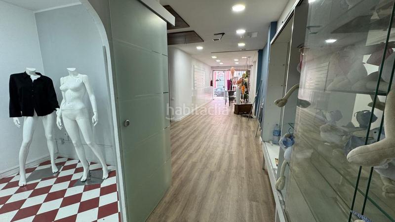 Foto b65ceb16-073b-4815-b486-c2ce27cbbb8a. Lloguer local comercial a plaza de mossèn jacint verdaguer 7 a Terrassa