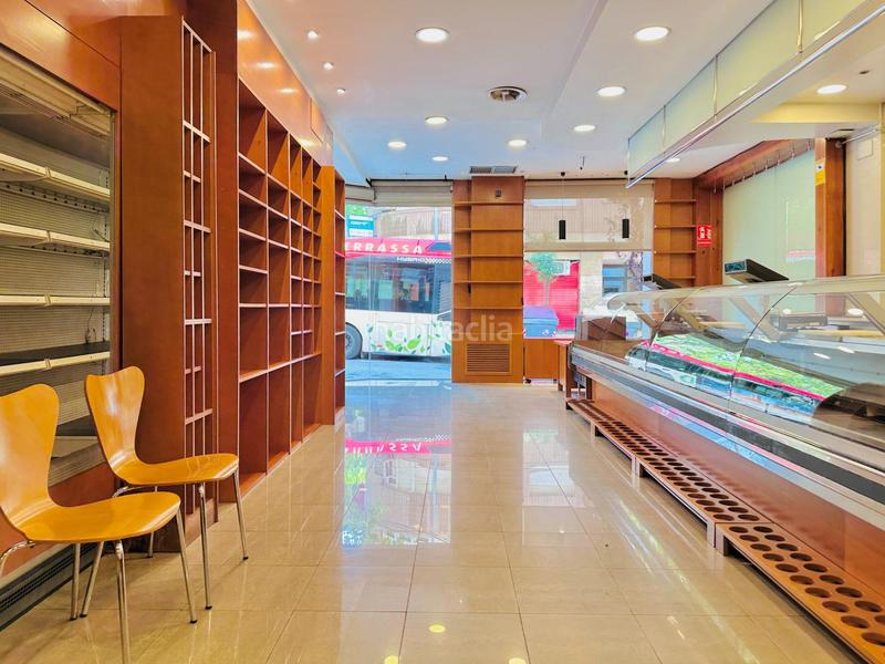 Foto cef2379b-c2e7-4751-ab89-67d03f9da54c. Pas-de-porte local commercial dans Vallparadís - Antic Poble de Sant Pere Terrassa