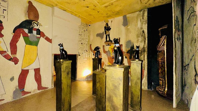 Foto 65a6d322-09e0-462e-bdf3-b54aebeb212f. Alquiler local comercial donde otros ven ficción, tú ves ingresos en Terrassa