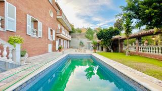 Chalet  Carrer granollers. Tu familia necesita espacio.