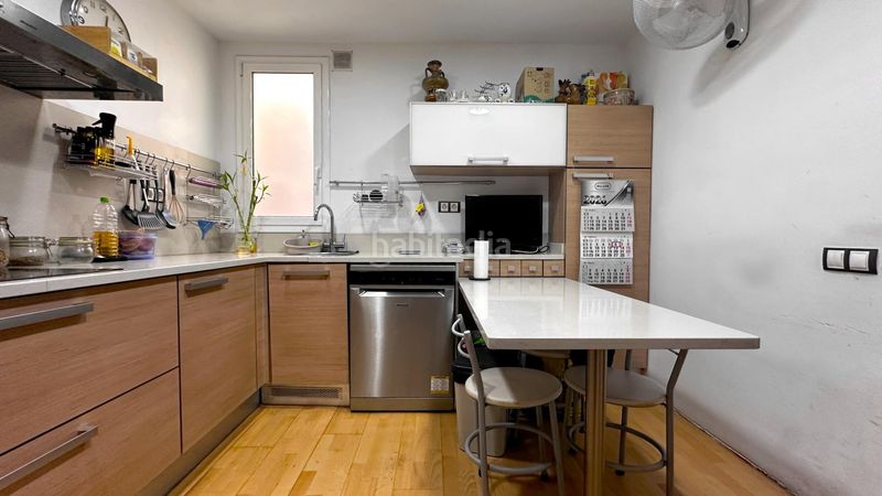 Foto fbdc8bf0-f8f3-4fa8-940c-7c39a2e4a595. Casa amb calefacció a Barri del Centre Terrassa