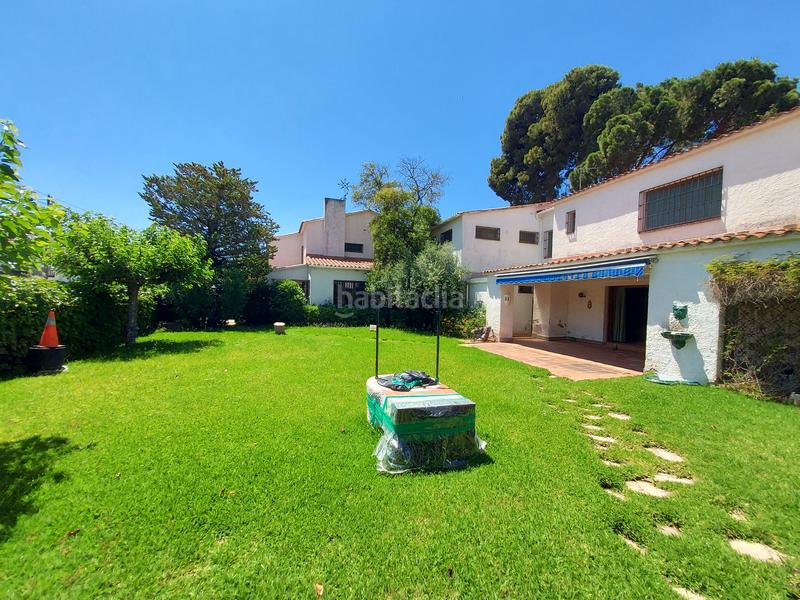 Foto de9d84ac-d3aa-40e0-af57-c9d3ae3e6b55. Xalet amb xemeneia a Coma-ruga platja Coma-ruga