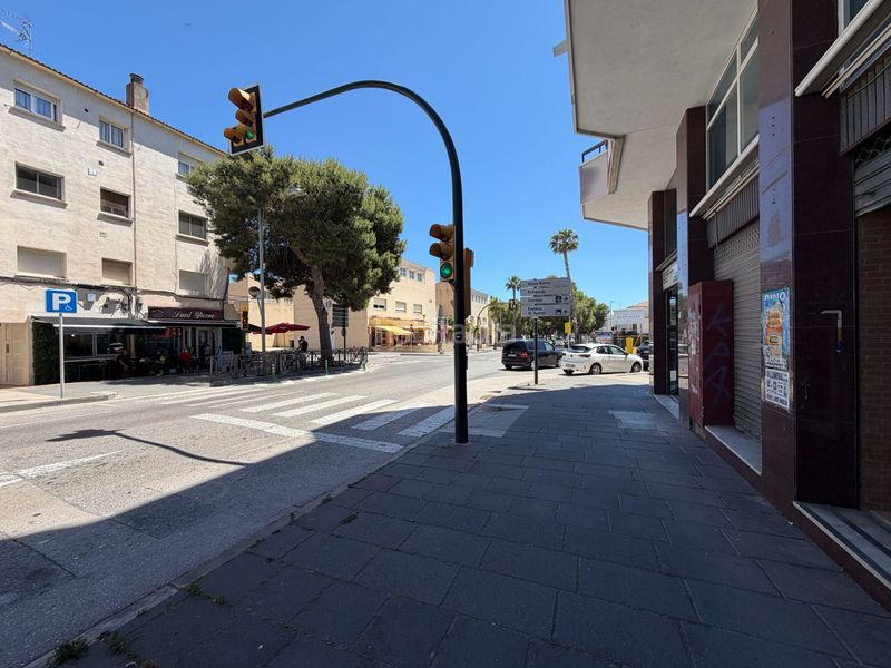 Foto 158901d8-0a4a-4628-9eb9-f5fdc800b870. Local comercial a Coma-ruga platja Coma-ruga