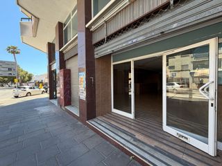 Local commercial  Avinguda de la generalitat. Local comercial en venta en el barrio marítimo de coma-ruga