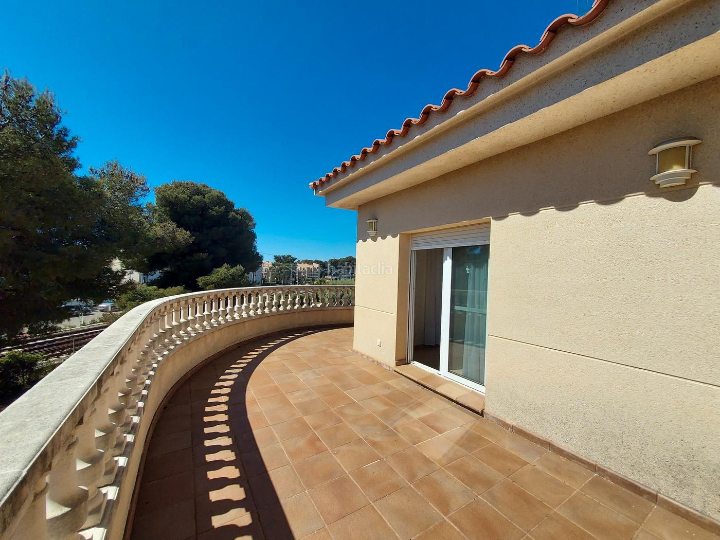 ESPLNDIDO CHALET EN LA ZONA RESIDENCIAL DE MASIA BLANCA, A 2 mi Coma-ruga