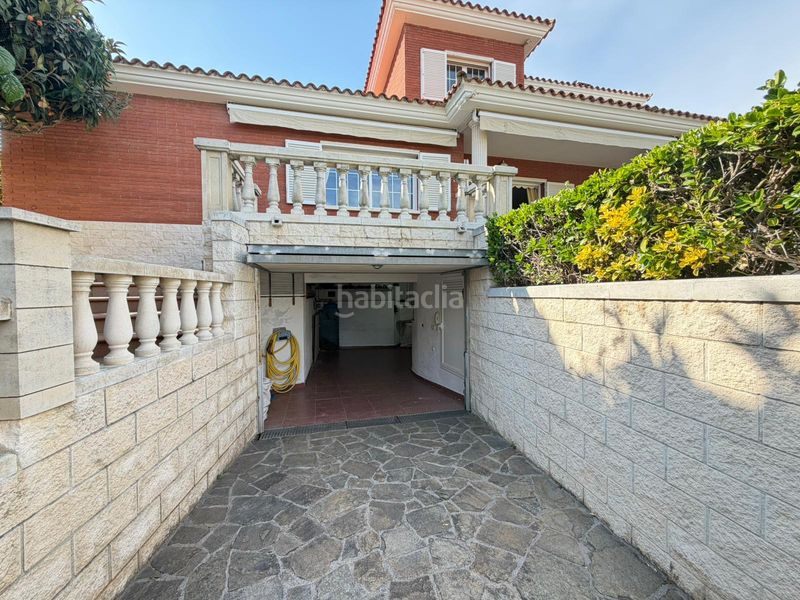 Foto c6262468-1e27-4e49-88b5-eead15d2cc3f. Xalet amb xemeneia calefacció aparcament piscina a Coma-ruga