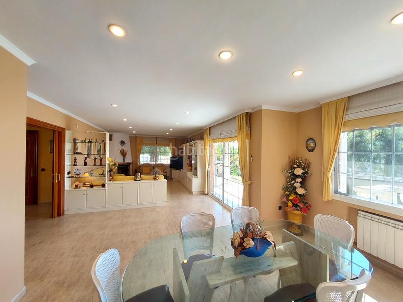 Foto 06796d6a-f5de-4d27-b658-d924677a88df. Xalet amb xemeneia calefacció aparcament piscina a Coma-ruga