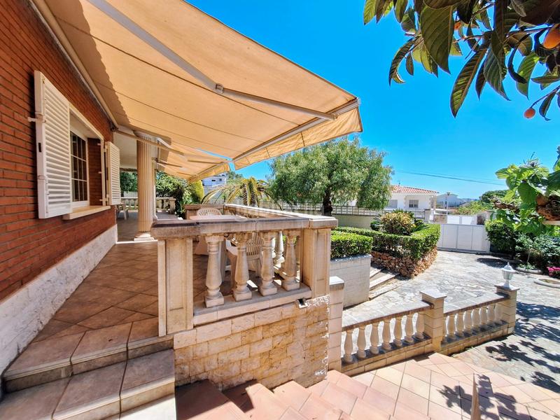 Foto 10bdd31a-59e8-42e7-9d03-e55085fd1347. Xalet amb xemeneia calefacció aparcament piscina a Coma-ruga