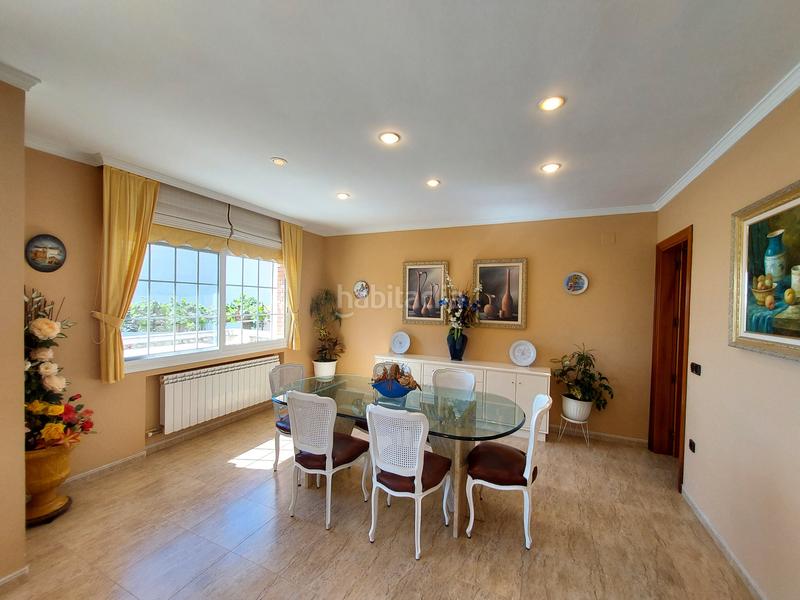 Foto 1d87b49d-4d56-4f9c-b67c-bbec06758a73. Xalet amb xemeneia calefacció aparcament piscina a Coma-ruga