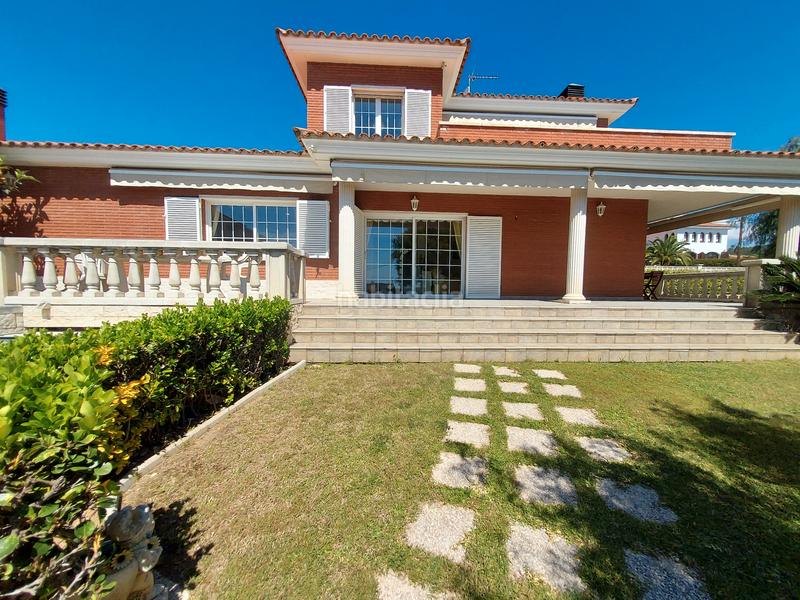 Foto 4a467d11-eb2b-433f-aedd-7e5f73b4ebc8. Xalet amb xemeneia calefacció aparcament piscina a Coma-ruga