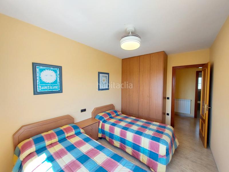 Foto 4c413e2c-7efb-4863-8051-3a45b7f5940a. Xalet amb xemeneia calefacció aparcament piscina a Coma-ruga