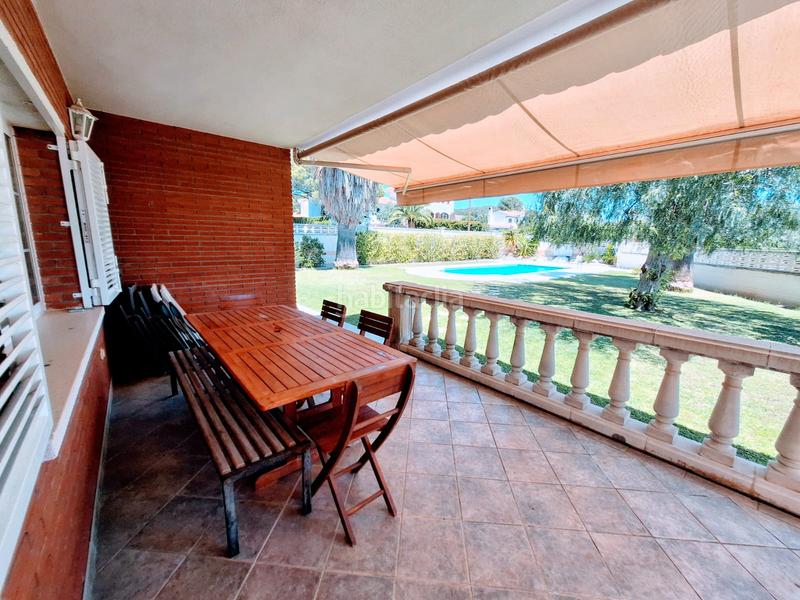 Foto 9a00894e-f57b-4bb3-acd5-da1ffd2adfe1. Xalet amb xemeneia calefacció aparcament piscina a Coma-ruga