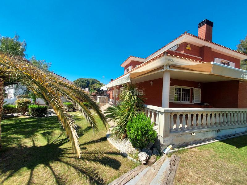 Foto a51ba0ab-1b66-41b3-a242-41ea412fcc16. Xalet amb xemeneia calefacció aparcament piscina a Coma-ruga