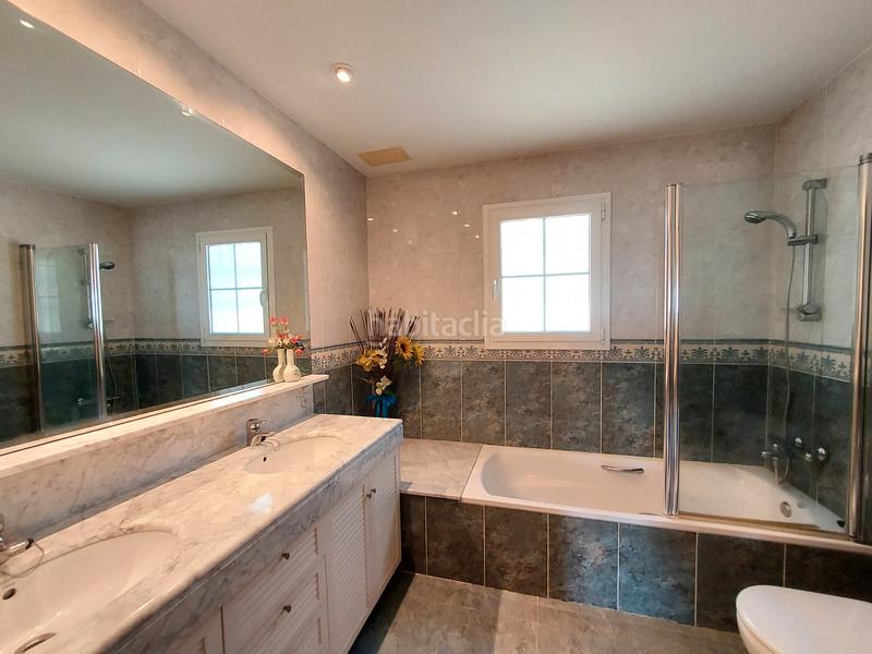 Foto aeb31539-cf2a-4ca5-b89f-ad2894463f01. Xalet amb xemeneia calefacció aparcament piscina a Coma-ruga