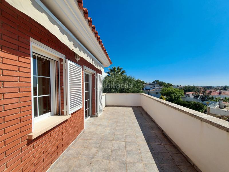 Foto d7ba9428-1842-47ff-9a47-54ee938f223c. Xalet amb xemeneia calefacció aparcament piscina a Coma-ruga