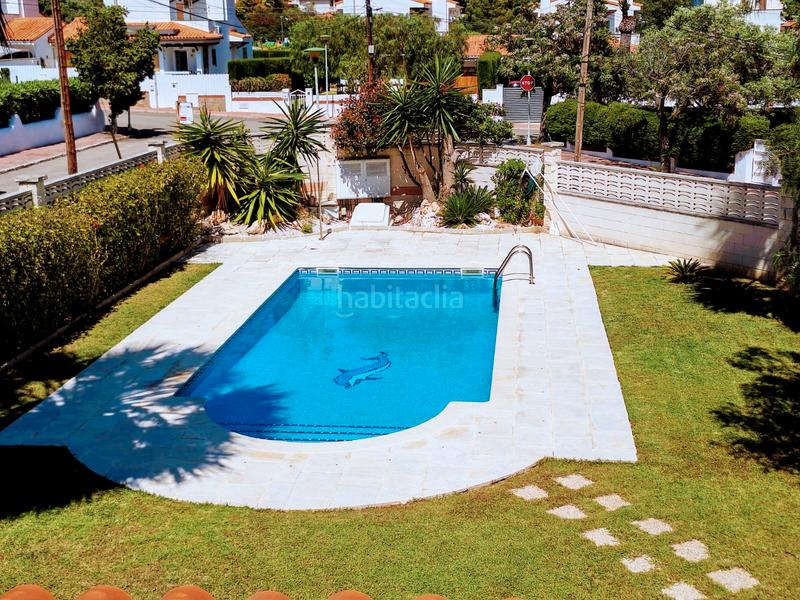 Foto e090ea14-292c-4ffc-80d6-6f955f13a7bc. Xalet amb xemeneia calefacció aparcament piscina a Coma-ruga